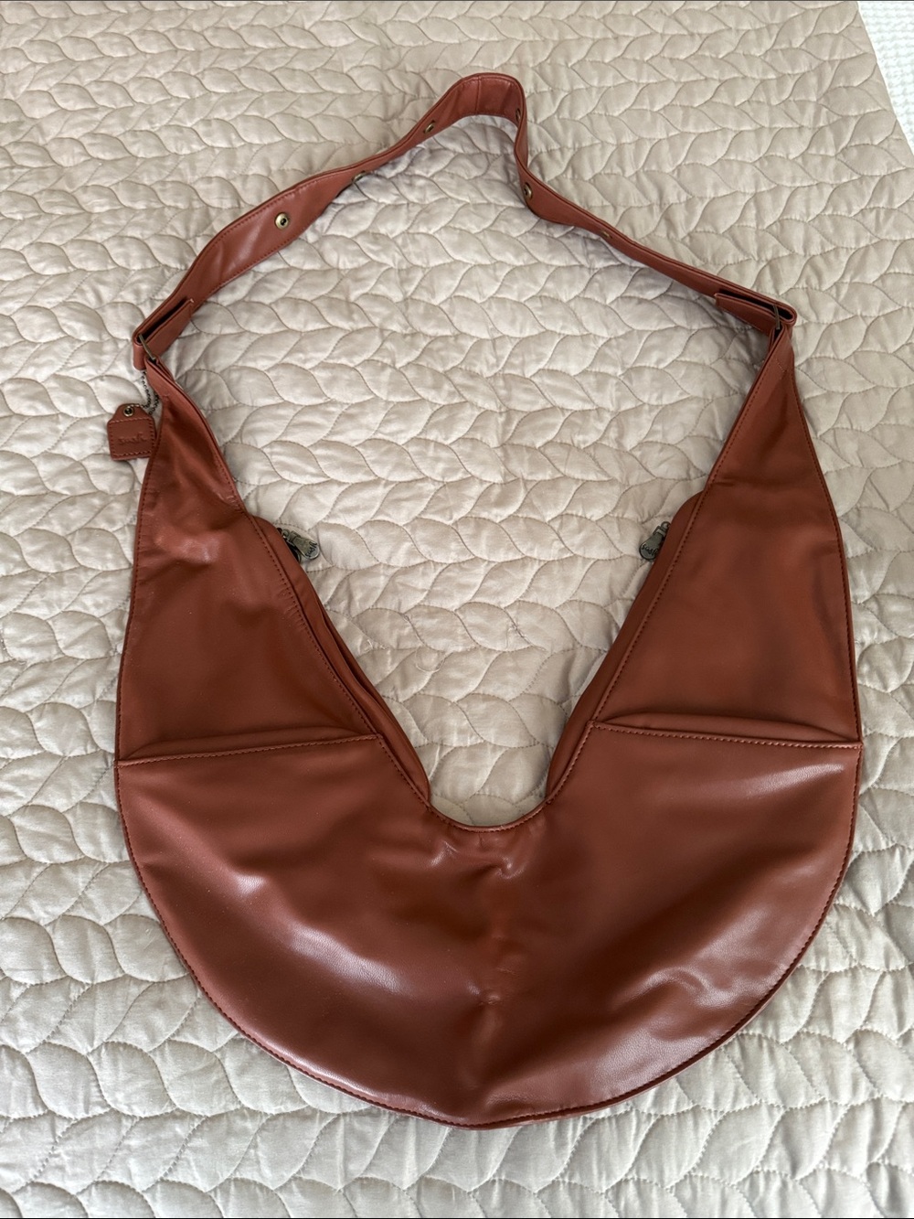 Smooth Curved Shoulder Bag in Cognac Brown
